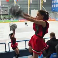 Чырлідарская дыверсія на хакейным матчы