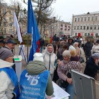 У Гомельскай вобласці на пікеты па зборы подпісаў за кандыдатаў сабралі вертыкальшчыкаў і правераных «актывістаў»